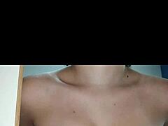 Novinha Gostosa Sensualizando Na Frente Do Espelho with Big Tits and Curvy Ass in Amateur Solo