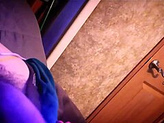 In this homemade solo clip, a guy casually demonstrates his masturbation technique step by step with clear close-up views