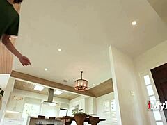 i can't believe how hot it feels fucking this young 18+ buck as a cougar milf.