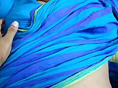 I feel so drawn to this desi homemade wife, her round super sexy ass just pulls me in with that cheating vibe and kisses