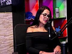 Aprendeu a gravar pornô com ângulos corretos, fudendo melhor em posições como doggystyle e missionary!