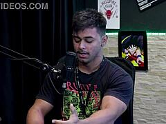 Aprendeu a gravar pornô com ângulos corretos, fudendo melhor em posições como doggystyle e missionary!