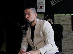 She explained the foreplay in massage seriously expanded her knowledge of the female body and squirting - cadu breathless on sheer red