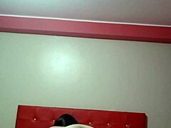 un rico casero con candyboom lista para ayudar a su compañero de estudios pero termina metiéndole la polla en poses deliciosas