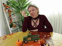 little step sis breezy bri shows she's thankful with wet pussy teasing and deepthroat