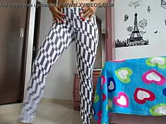 imagine this big ass shaking in leggings during bodyweight squats at the gym