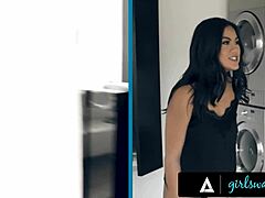 Alina Lopez And Kendra Spade's Soft Lesbian Scissoring Backstage