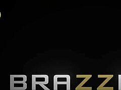 Luna Star Spreads Wide for Deep Dicking and Outdoor Cowgirl Ride