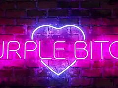 Woman Gets Feet Massaged Before Dildo Play Game