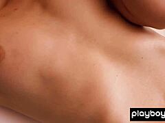 diana lark bubbles up in steamy bath 🛁💦