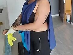 mi jefe me pide que le chupe la polla y en mi trabajo 😈🍆💦🔥