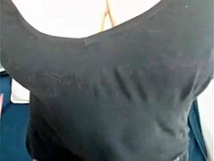 hey mommy those big natural webcam tits make me wanna suck nonstop??