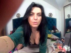 hey watch this curvy latina milf wife shake her huge ass on live stream