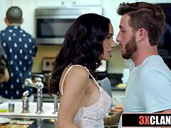 wanna see sneaky milf handle her stepdaughter boyfriend's throbbing cock?