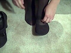 i crave pawg milf's pantyhose feet in high heels