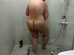 hairy or shaved? bbw milf shaves big pussy thighs ass in shower