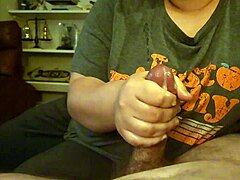 Girlfriend's Urgent Jerk-Off Handjob Quickie Explodes Before Work Rush!