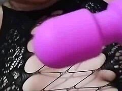 WOW, LATINA WIFE LICKS HER WET PUSSY SOLO IN CANCUN!