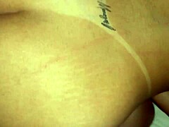 Devorando o cuzinho da vizinha casada com pauzão!