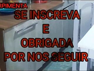 Casos De Familia Minha Prima Me Chama No Zap Pedindo Para Ir Em Casa Porque N�o Arrumei Nada No Role Prima Que Gera Grande Gozada Peguei Ela Na Mesa Mesmo