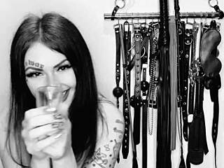 hot dominatrix nika joi cei instructions with jerking off