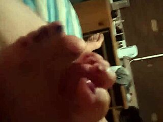 Hey babe, can you work those feet for a hot footjob tonight?