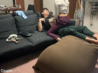 Ini seks sebenar pasangan cohabiting goyang pinggul lucah dari siang?